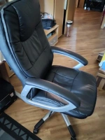  Bürostuhl abzugeben